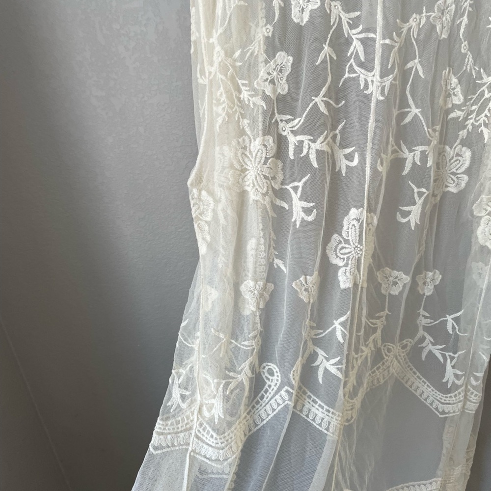 Icing Cream Lace Robe. Size OS - Picture 6 of 11